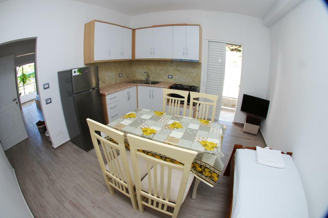 Rafail'S Apartment Sarande Exterior photo